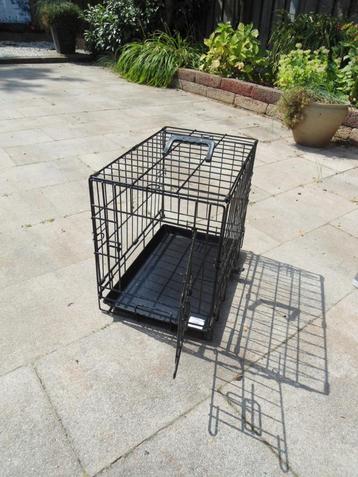 Kleine opvouwbare bench / transportbox met 1 deurtje beschikbaar voor biedingen
