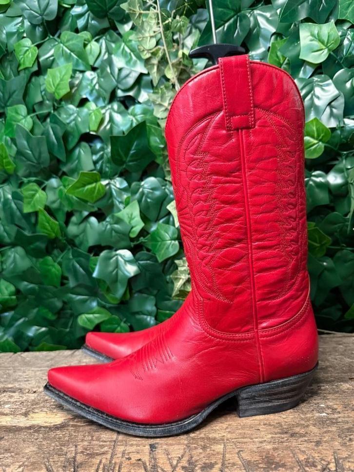 Nieuwe geweldig mooie laarzen van Sendra maat 38, Kleding | Dames, Schoenen, Nieuw, Hoge laarzen, Rood, Ophalen of Verzenden