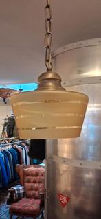 Vintage hanglampje met glazen kap, Huis en Inrichting, Lampen | Hanglampen, Gebruikt, Ophalen of Verzenden, Glas, Onbekend