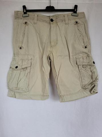 Stoere beige cargo short mt XL merk Suther Land beschikbaar voor biedingen