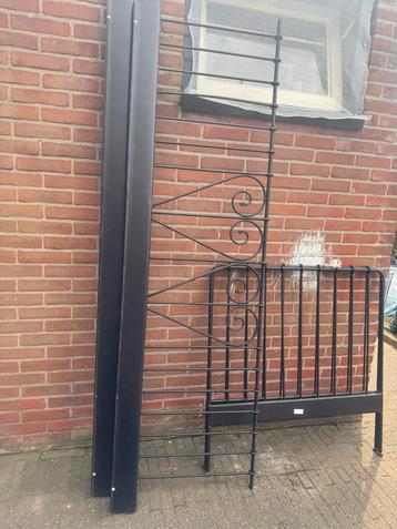 Metalen eenpersoons bed