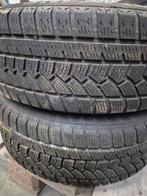 Te koop 4 x velgen met winterbanden en wieldoppen., Auto-onderdelen, Banden en Velgen, Ophalen, 16 inch, Banden en Velgen, Winterbanden