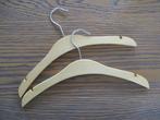 2 houten kleerhangers baby / kind, Kinderen en Baby's, Kinderkamer | Inrichting en Decoratie, Nieuw, Ophalen of Verzenden