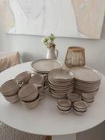Compleet Servies voor 8 Personen, Ophalen, Zo goed als nieuw, Effen, Aardewerk
