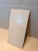 gezocht: beige tegels 60x30, Doe-het-zelf en Verbouw, Tegels, Ophalen, Zo goed als nieuw, Minder dan 5 m², Vloertegels