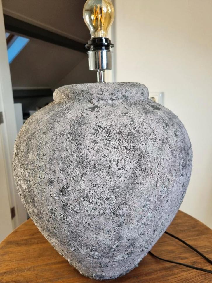 Mooie stenen  kruik tafellamp, Huis en Inrichting, Lampen | Tafellampen, Minder dan 50 cm, Ophalen