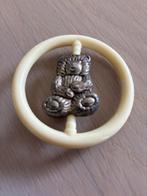 Verzilveren Rammelaar met een draaibaar beertje, Antiek en Kunst, Antiek | Speelgoed, Ophalen of Verzenden