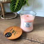 Woodwick geur kaars nieuw coastal sunset roze Medium, Huis en Inrichting, Woonaccessoires | Kandelaars en Kaarsen, Ophalen of Verzenden