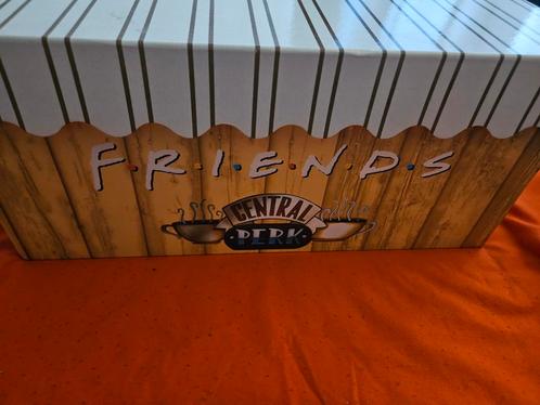 Friends Central Perk dvd box compleet , nieuw, Cd's en Dvd's, Dvd's | Komedie, Nieuw in verpakking, Alle leeftijden, Ophalen of Verzenden