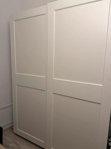 Witte PAX kledingkast met schuifdeuren - afbeelding 1