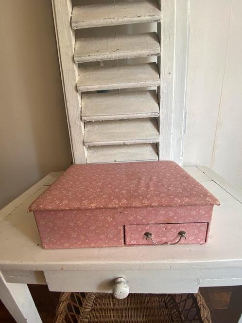 Leuke oude roze stoffen naaidoos, Antiek en Kunst, Curiosa en Brocante, Ophalen of Verzenden
