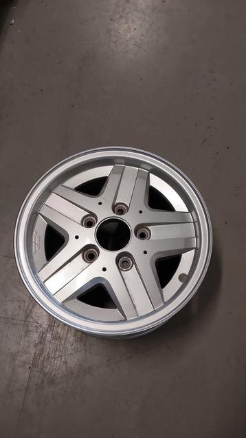 Mercedes G-klasse een losse lichtmetalen 15 inch velg  beschikbaar voor biedingen