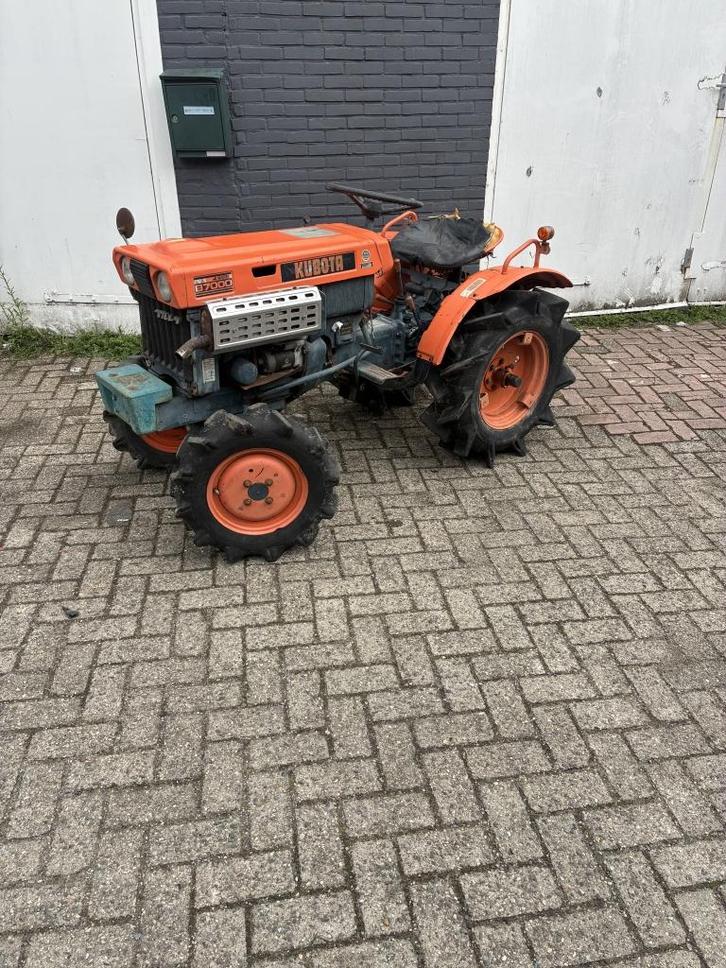 Kubota b7000 4wd met frees mini tractor, Zakelijke goederen, Agrarisch | Tractoren