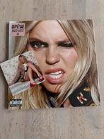 Renee Rapp - Bite Me Pink Vinyl + Gesigneerde Art Card, Cd's en Dvd's, Cd's | Pop, Ophalen of Verzenden, 2000 tot heden, Nieuw in verpakking
