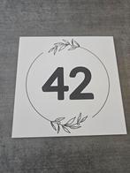 Huisnummerbordje 42, Huis en Inrichting, Ophalen of Verzenden, Zo goed als nieuw