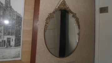 Vintage spiegel wandspiegel messing ornamenten 52,5 cm. hoog beschikbaar voor biedingen