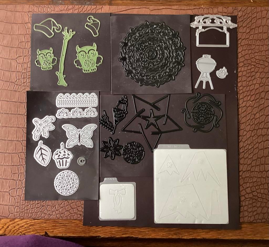 Grote partij mallen en apparatuur voor kaarten maken, Hobby en Vrije tijd, Scrapbooking, Ophalen of Verzenden, Gebruikt, Frame of Mal