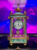 RARERLY CLOISONNÉS CLOCK SPECIAL EUROPEAN NOBLE LADIES, Antiek en Kunst, Ophalen