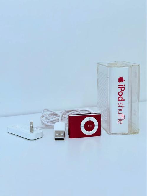 Apple iPod Shuffle (PRODUCT) RED 2GB zeldzaam, Audio, Tv en Foto, Mp3-spelers | Apple iPod, Gebruikt, Shuffle, 2 tot 10 GB, Overige kleuren