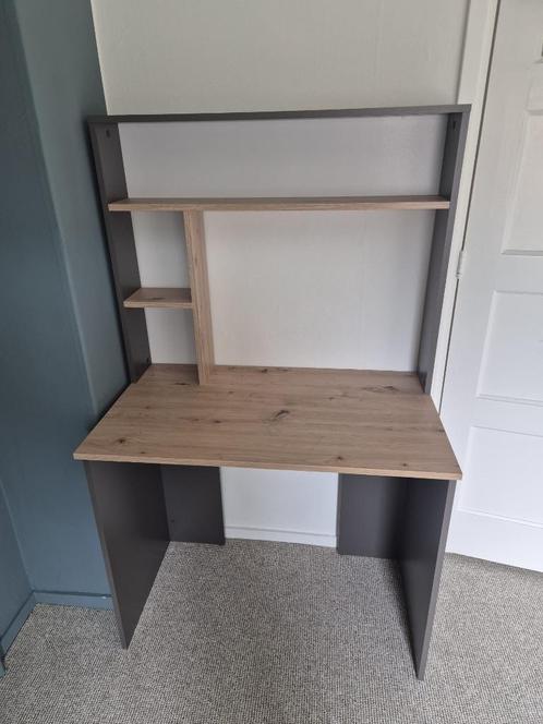 Bureau met opzetstuk, Huis en Inrichting, Bureaus, Zo goed als nieuw, Bureau, Ophalen