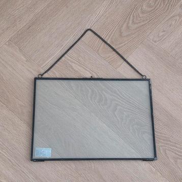 Home Society Fotolijst met Ketting 50% korting  beschikbaar voor biedingen