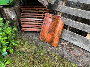 Rode dakpannen beschikbaar voor biedingen