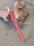 WWII US red Blaisdell pull thread pencil, Verzamelen, Ophalen of Verzenden, Landmacht, Amerika, Embleem of Badge