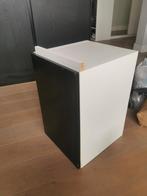 Gebruikte kast met zwarte deur, Ophalen, Gebruikt, 50 tot 100 cm, 25 tot 50 cm