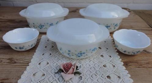 Nog 2 vintage ovenschalen + 2 kommetjes, Arcopal Veronica, Huis en Inrichting, Keuken | Servies, Zo goed als nieuw, Kom(men), Overige stijlen