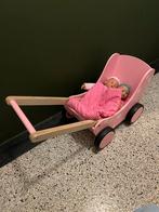 Poppenwagen met 2 poppen - reparatie nodig, Kinderen en Baby's, Speelgoed | Poppen, Ophalen, Gebruikt, Babypop