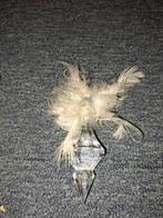 Mooie kerstbal met veren, Sieraden, Tassen en Uiterlijk, Broches, Overige materialen, Wit, Minder dan 4 cm, Ophalen of Verzenden