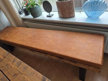 Eetkamerbank 220 hout stalen poten zwart met kussen cognac beschikbaar voor biedingen