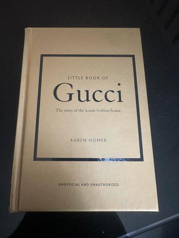 The story of the iconic fashion house boeken beschikbaar voor biedingen