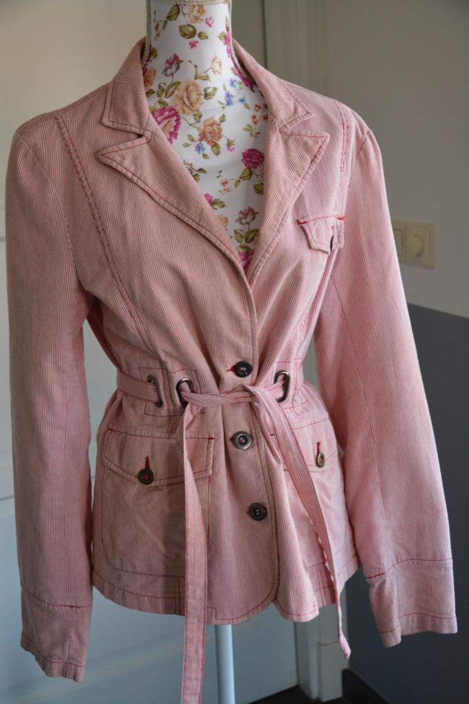 zeer leuke roze/gestreepte jas maat 42, Kleding | Dames, Jassen | Zomer, Zo goed als nieuw, Maat 42/44 (L), Roze, Ophalen of Verzenden