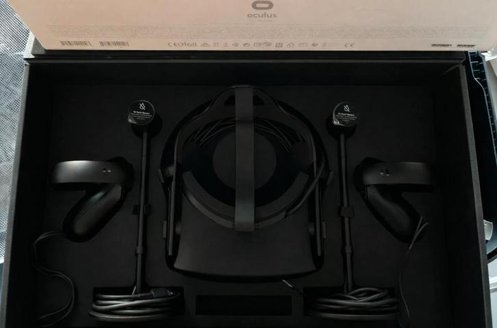 Oculus Rift VR bril in goede staat, Spelcomputers en Games, Virtual Reality, Zo goed als nieuw, Pc, VR-bril, Ophalen of Verzenden