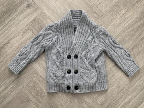 Grijze kabel Vest maat 68, Kinderen en Baby's, Babykleding | Maat 68, Nieuw, Jongetje, Truitje of Vestje, Verzenden