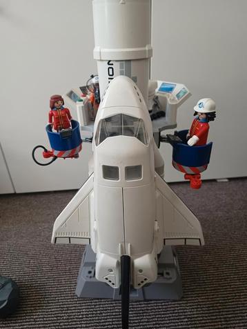 Playmobil, ruimtestation, spaceshuttle en meteoriet beschikbaar voor biedingen