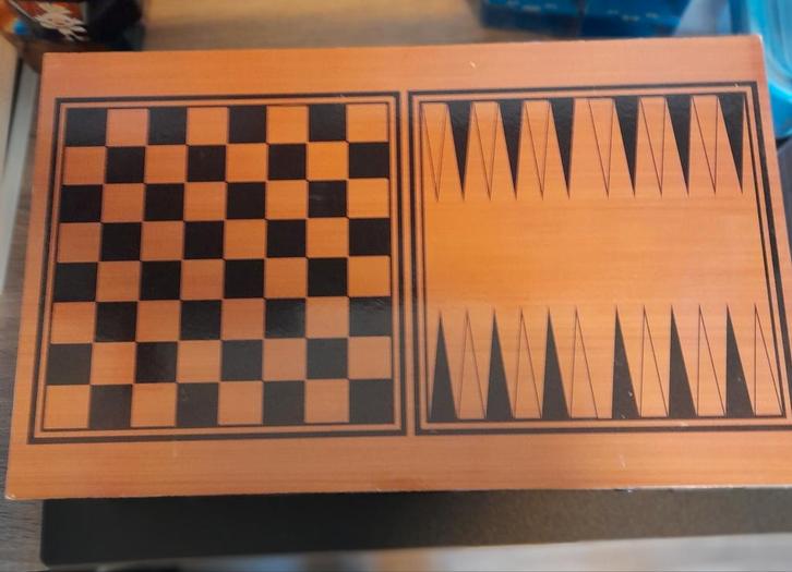 Mini Spellenkist: Biljart, Tafeltennis, Schaken, Dammen, Hobby en Vrije tijd, Gezelschapsspellen | Bordspellen, Gebruikt, Een of twee spelers