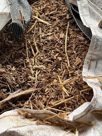 12 bigbags houtsnippers eiken beschikbaar voor biedingen
