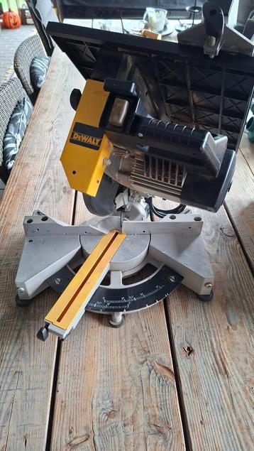 Dewalt DW711 Plintenzaagtafel en afkortzaag in-een. beschikbaar voor biedingen