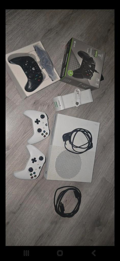 Xbox One S 1TB + 3 Controllers, Spelcomputers en Games, Spelcomputers | Xbox One, Gebruikt, Xbox One S, 1 TB, Met 3 controllers of meer