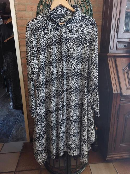 Tuniek/Blouse van het merk AKH. Maat 44/46, Kleding | Dames, Grote Maten, Nieuw, Blouse of Tuniek, Zwart, Ophalen of Verzenden