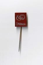 blikken speldje van EVRO Limonade, Verzamelen, Ophalen of Verzenden, Overige onderwerpen, Speldje of Pin
