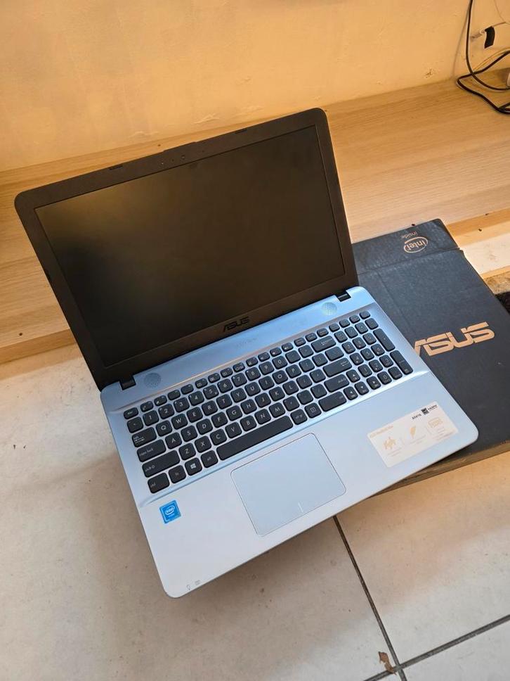 Asus Laptop - Gebruikt, Computers en Software, Windows Laptops, Gebruikt, 15 inch, SSD, 2 tot 3 Ghz, Ophalen of Verzenden