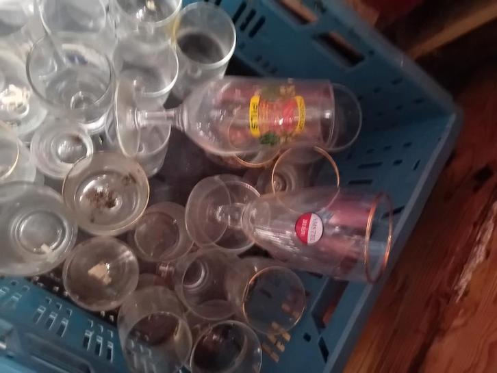 Verzameling van 90 Bierglazen op Pootje, Verzamelen, Biermerken, Gebruikt, Glas of Glazen, Overige merken, Ophalen