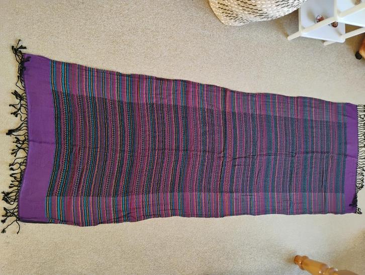 Nieuwe fijn geweven sjaal van dunne wol paars multicolor, Kleding | Dames, Mutsen, Sjaals en Handschoenen, Nieuw, Sjaal, Maat 38/40 (M)