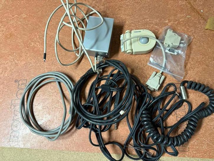 Vintage Computer Kabels en Connectoren, Computers en Software, Pc- en Netwerkkabels, Gebruikt, Ophalen of Verzenden