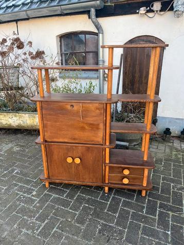 Stokkenkast bruin vintage jaren 60 klep deur lade €165  beschikbaar voor biedingen