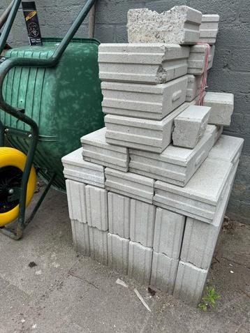 +- 35 Bia beton blokken b keus - gratis af te halen beschikbaar voor biedingen