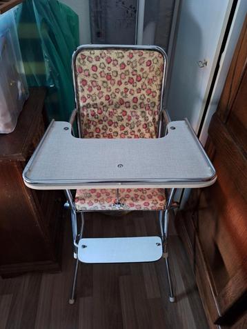  Vintage kinderstoel beschikbaar voor biedingen